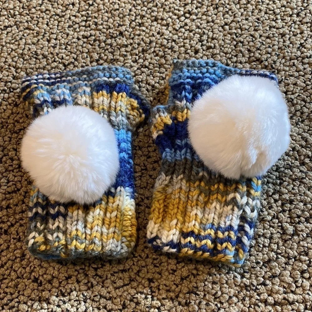 NWOT Fingerless Gloves with Faux Fur White Pom Poms